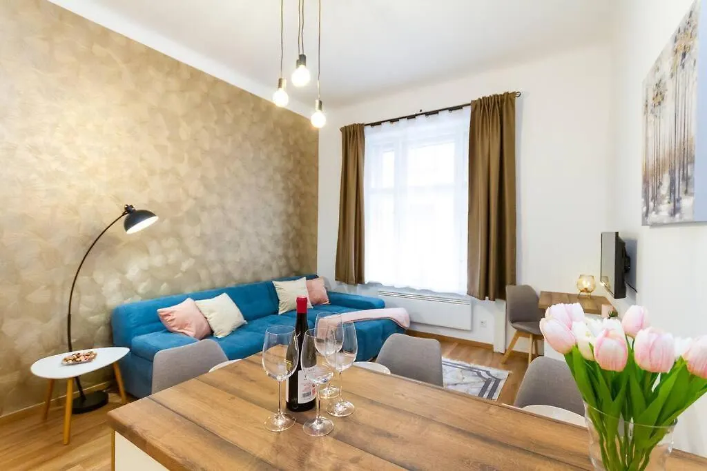 Luxe Haven On Lonyay By Newave Apartments Budapest Hungary