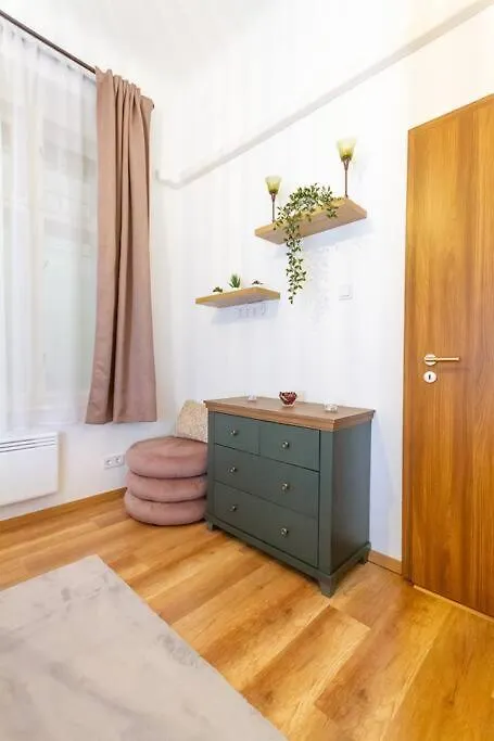 Luxe Haven On Lonyay By Newave Apartments Budapest