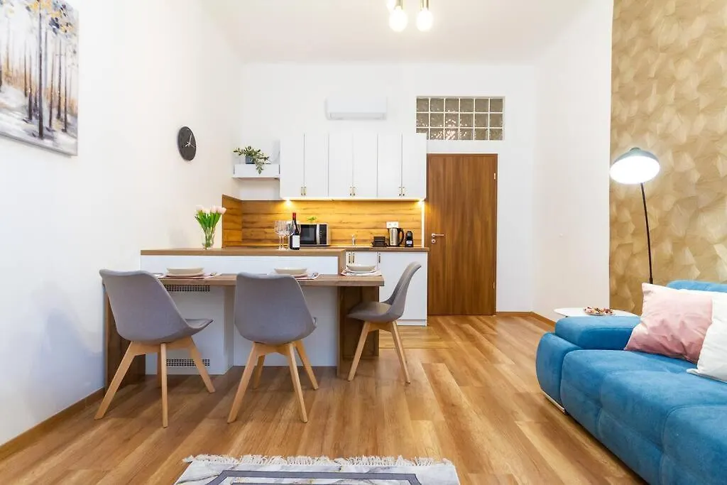Luxe Haven On Lonyay By Newave Apartments Budapest